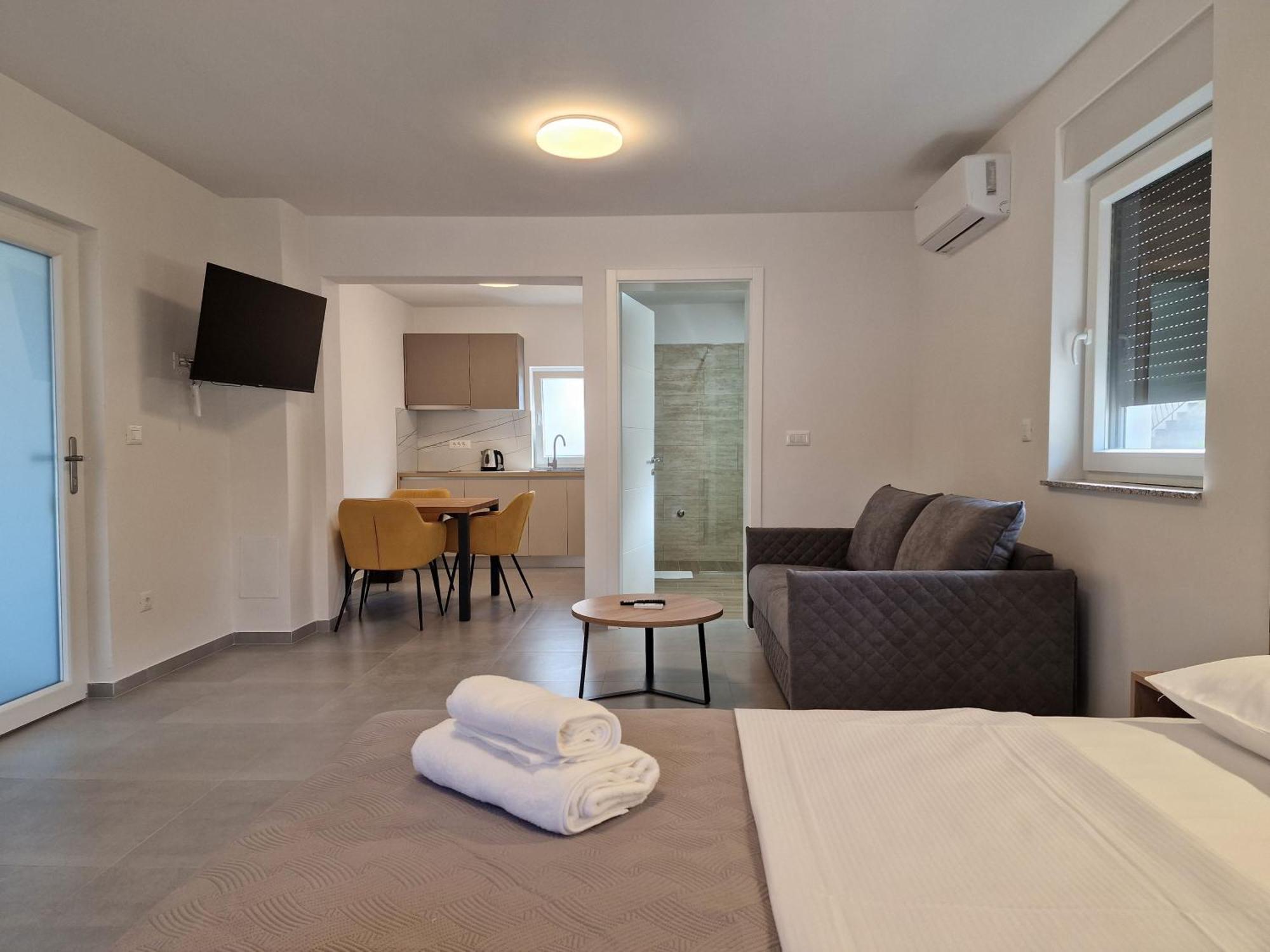 Apartments Okit Vodice Bilik gambar